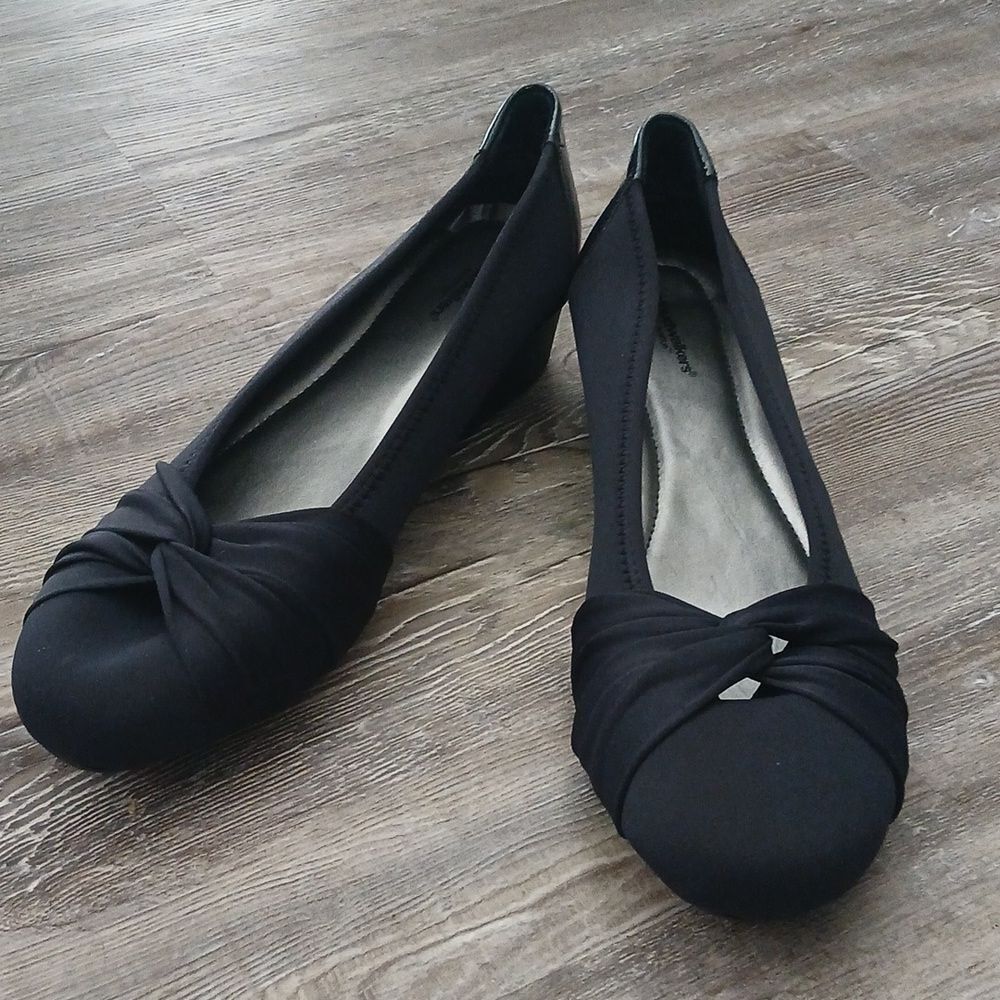 Cloudwalkers by Avenue  Winnie  navy heeled shoes  Sz 13W